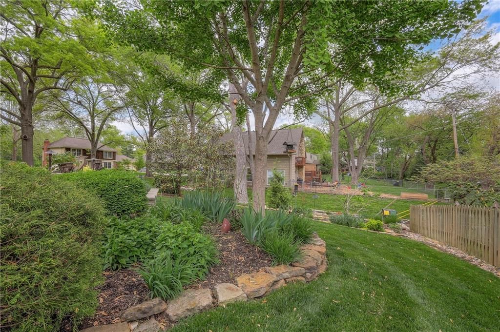 9015 Outlook Drive — photo 56