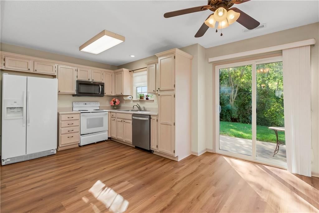 Photo 10 of 23 - 707 SE 14th Street