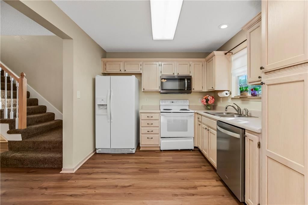 Photo 11 of 23 - 707 SE 14th Street