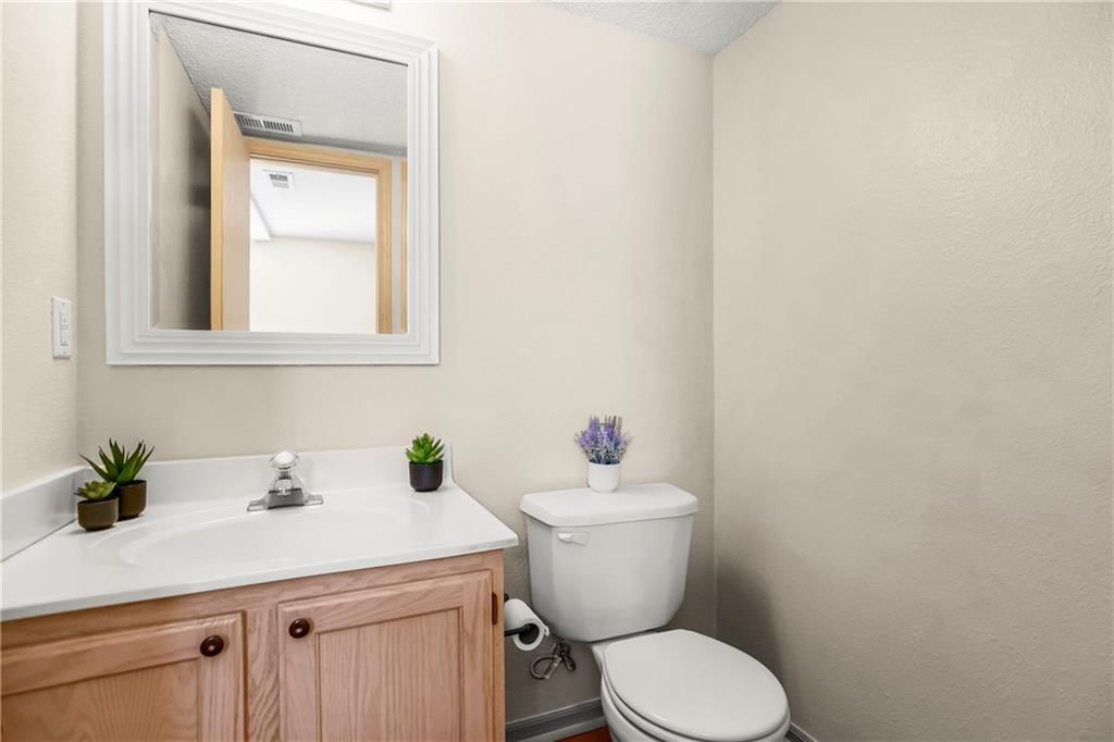 Photo 15 of 23 - 707 SE 14th Street