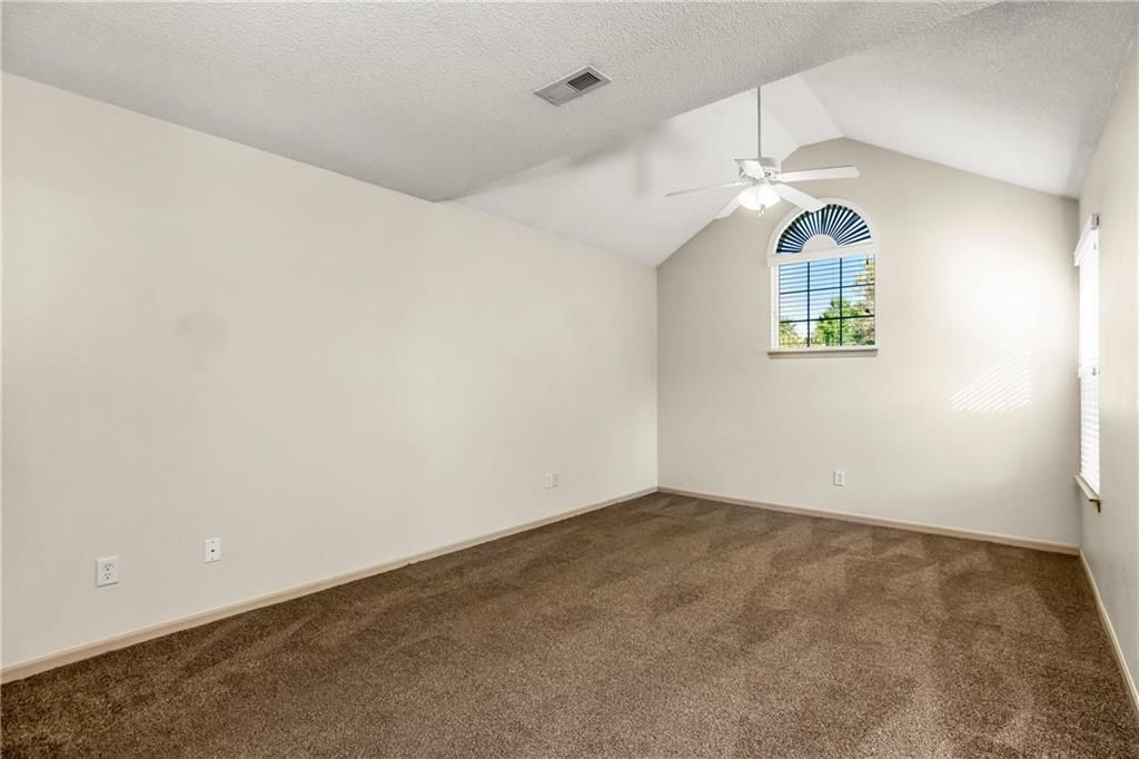Photo 18 of 23 - 707 SE 14th Street