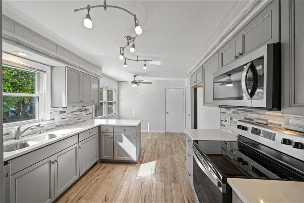 10300 Nall Avenue — photo 3