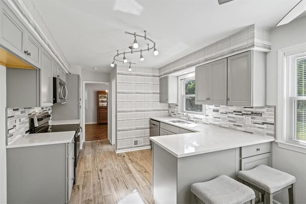 10300 Nall Avenue — photo 4