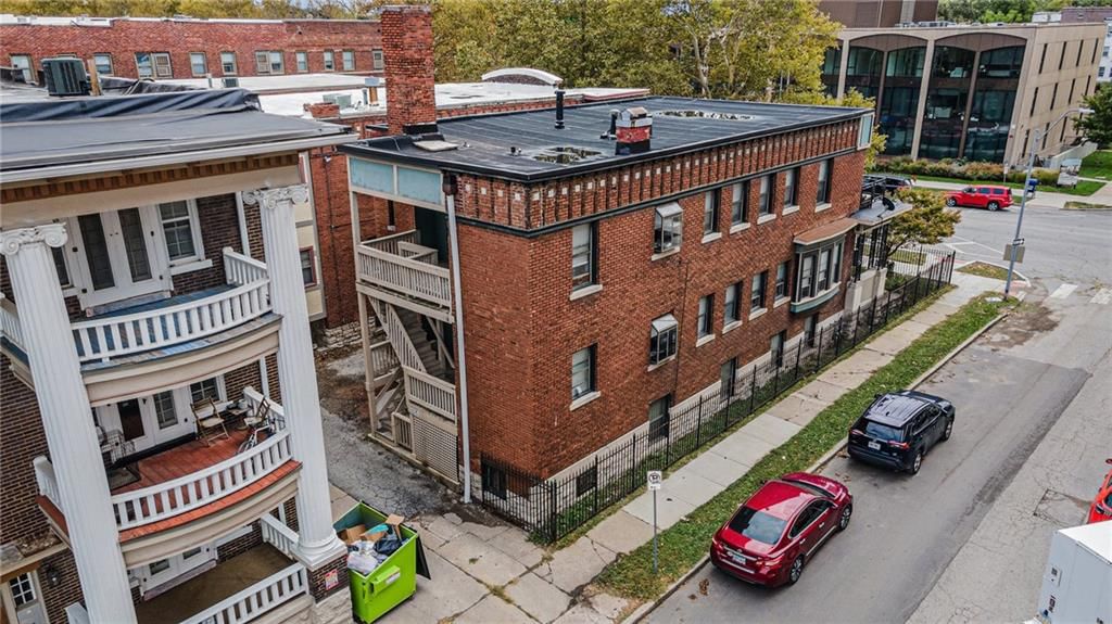 220 W Armour Boulevard — photo 3