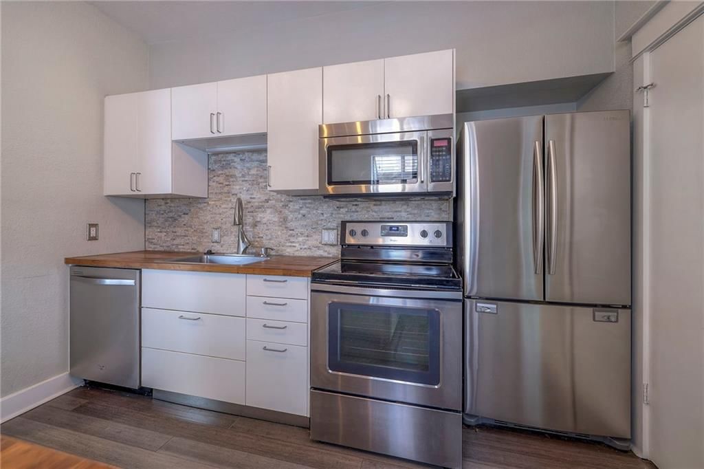 220 W Armour Boulevard — photo 11