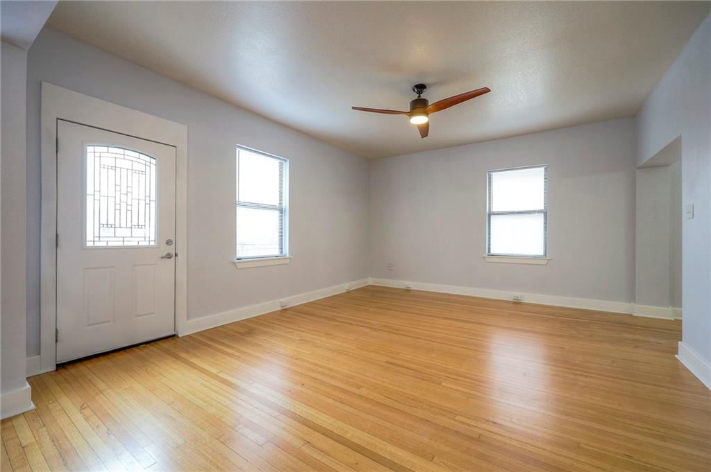 220 W Armour Boulevard — photo 21