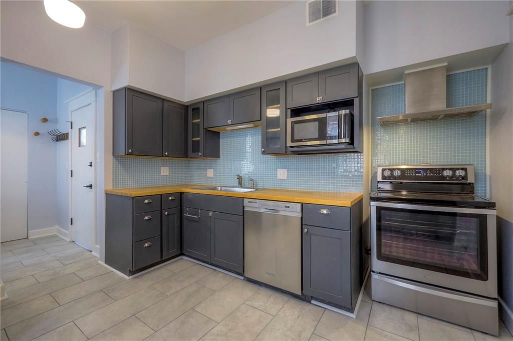 220 W Armour Boulevard — photo 25