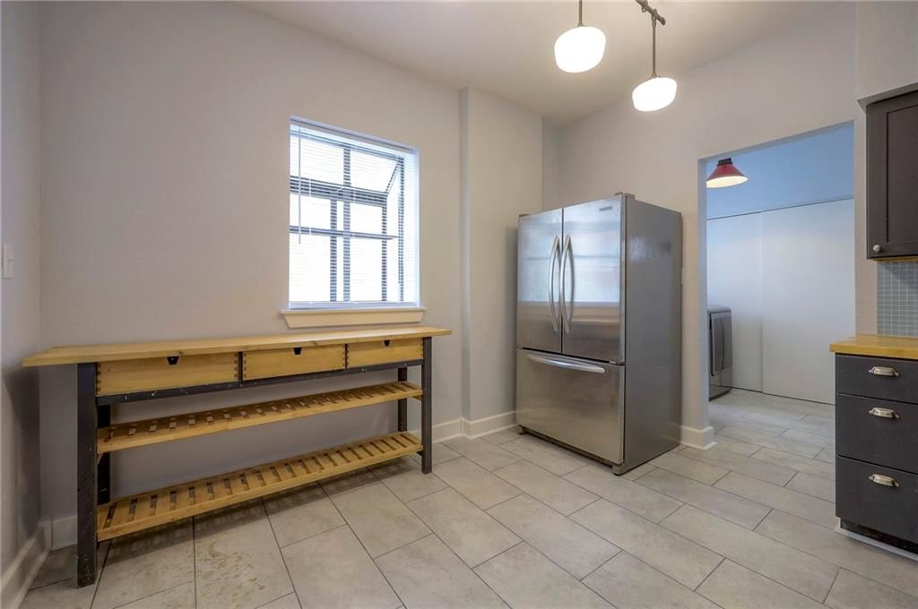 220 W Armour Boulevard — photo 28