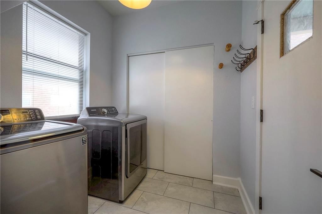 220 W Armour Boulevard — photo 29