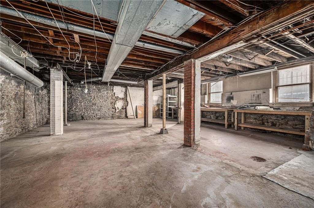 220 W Armour Boulevard — photo 34