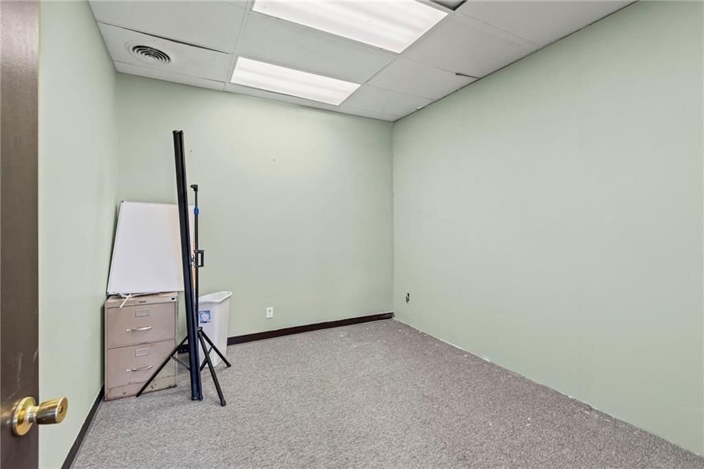 3160 W Arrow Street — photo 11
