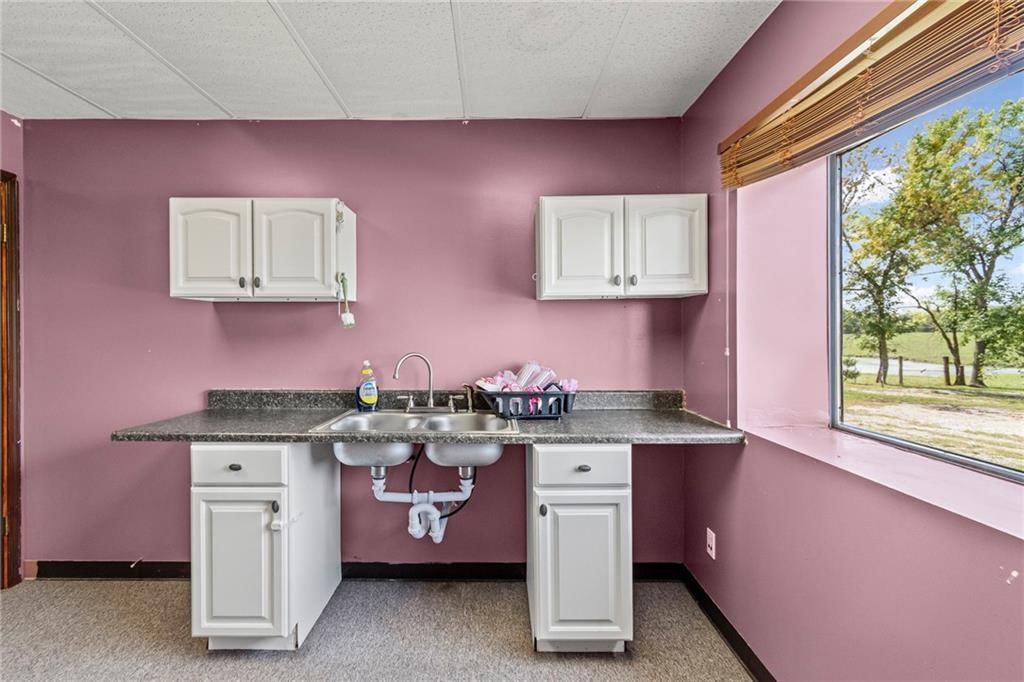 3160 W Arrow Street — photo 21