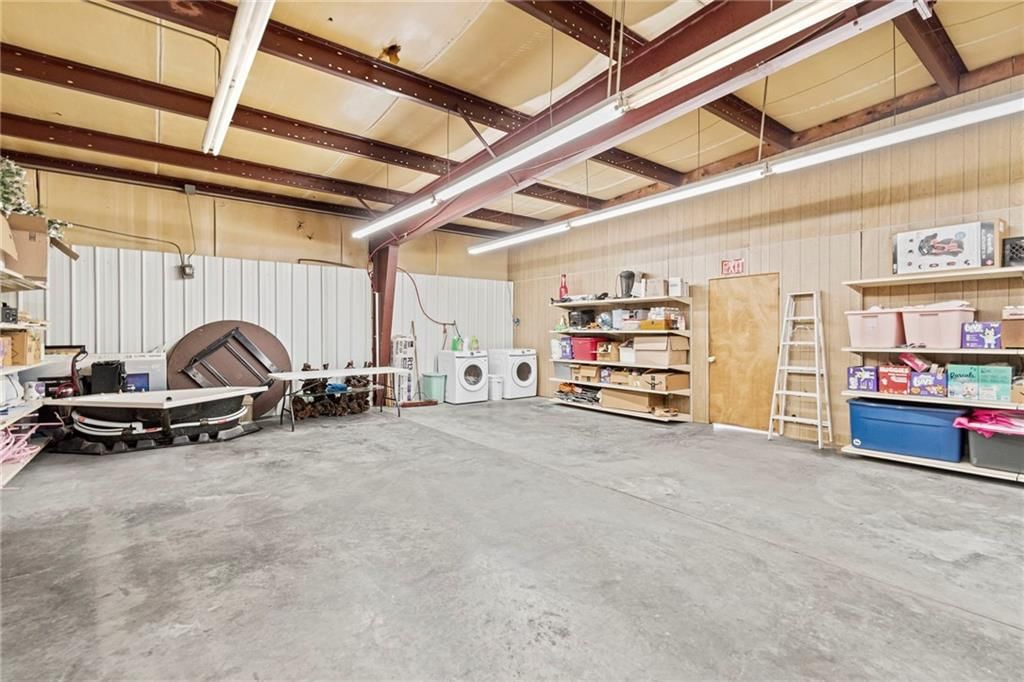 3160 W Arrow Street — photo 31
