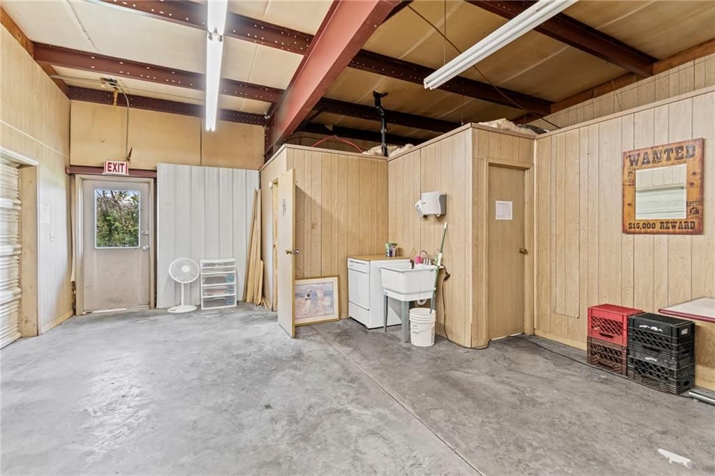 3160 W Arrow Street — photo 33