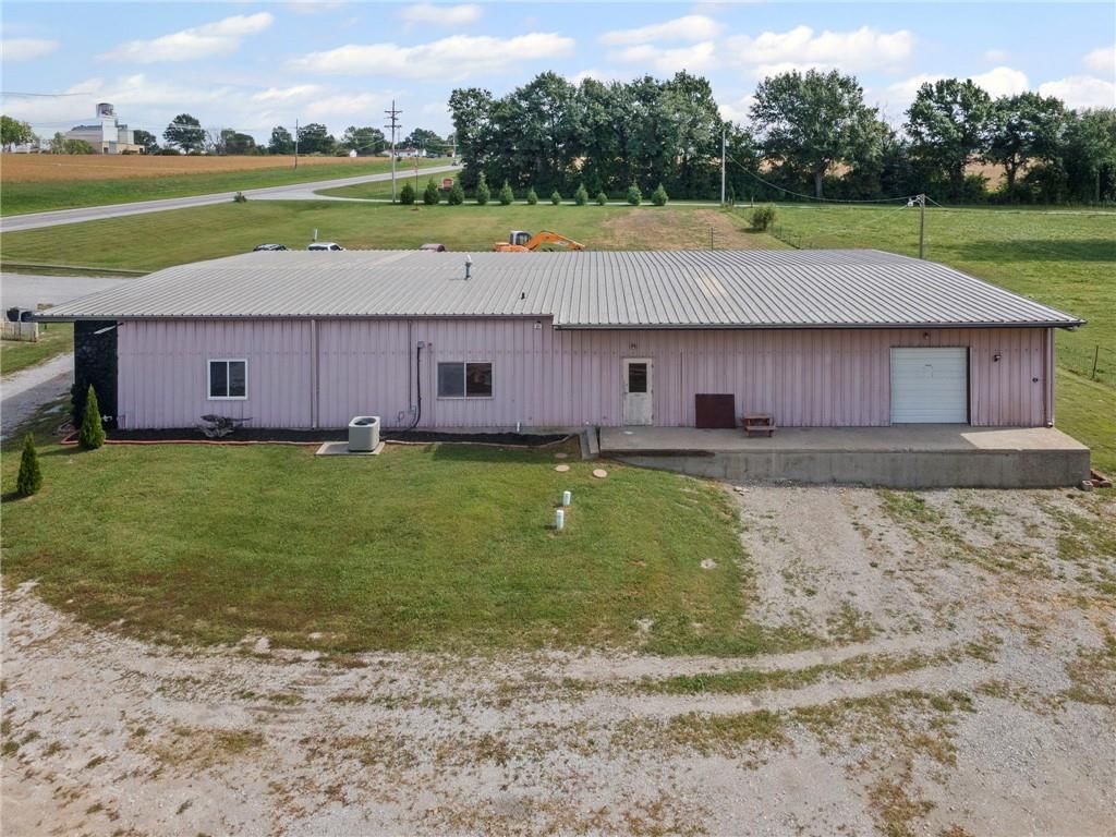 3160 W Arrow Street — photo 36
