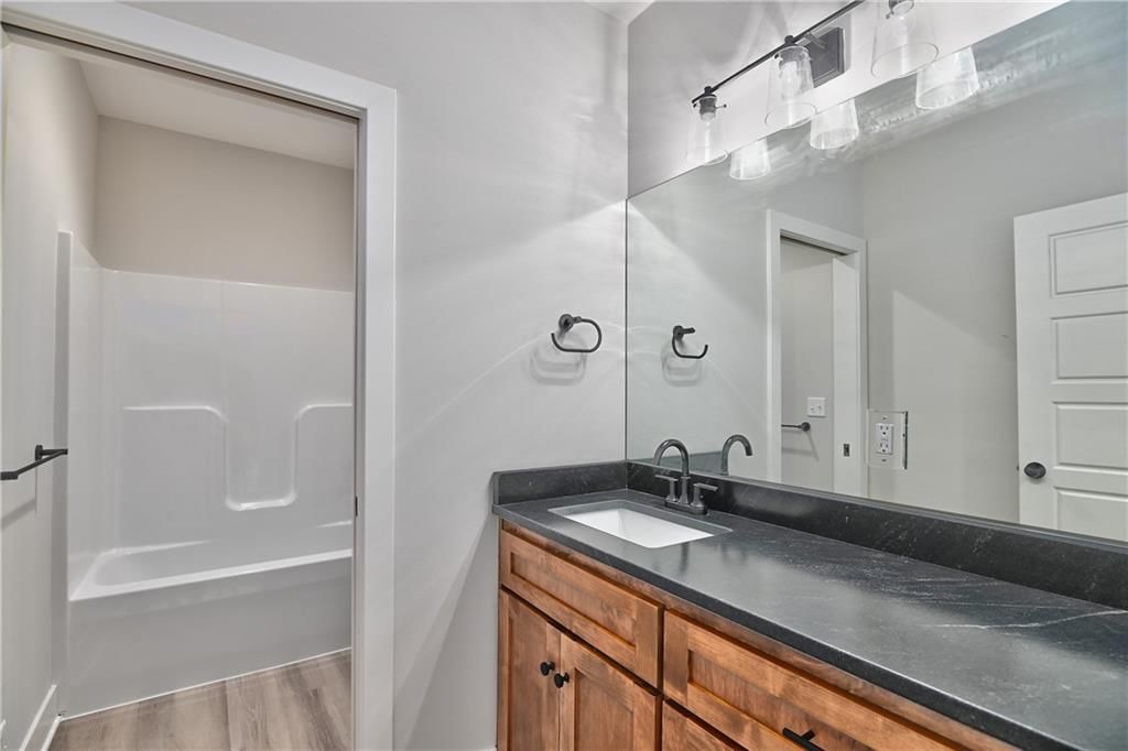 2512 W 179th Street — photo 31