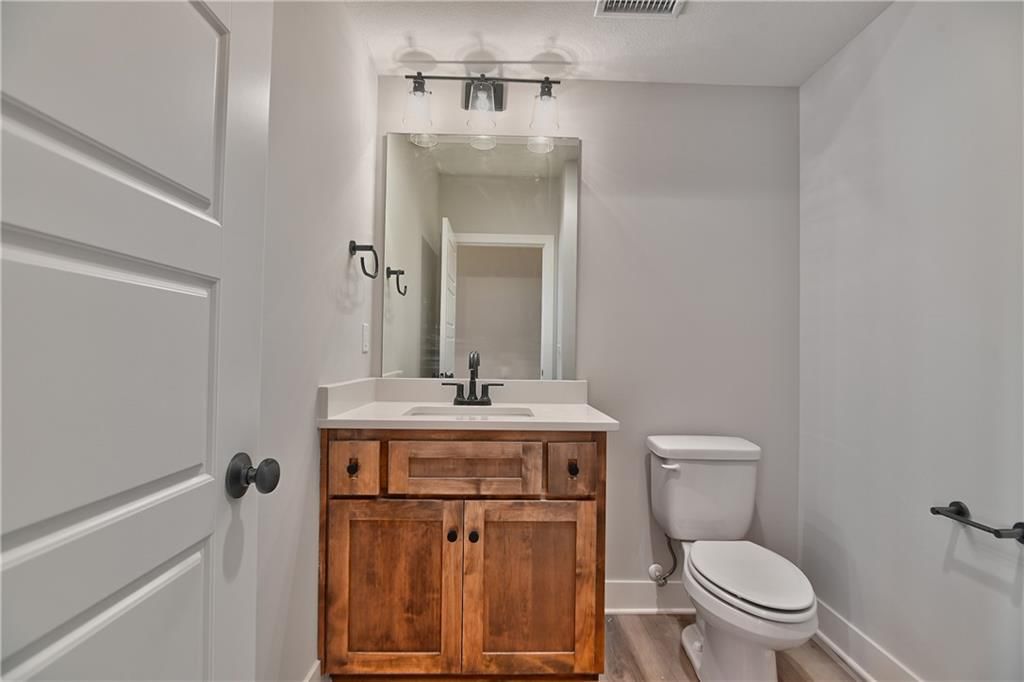 2512 W 179th Street — photo 33