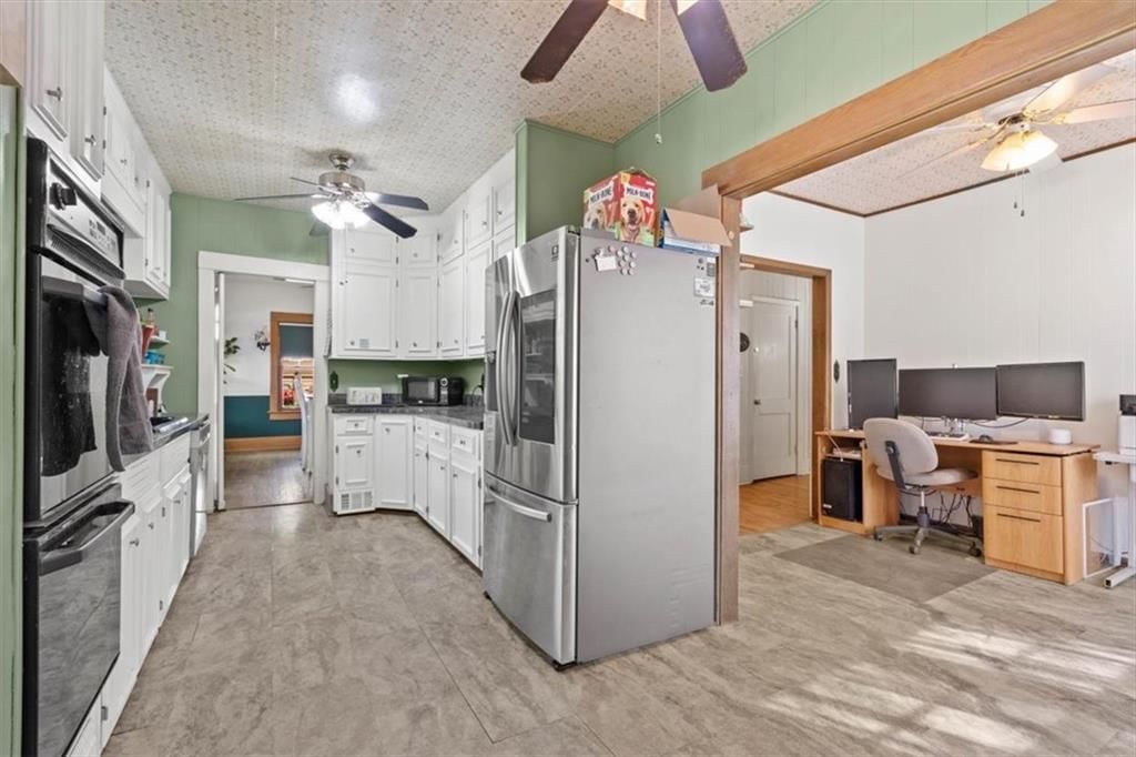 Photo 11 of 36 - 501 E Spruce Street