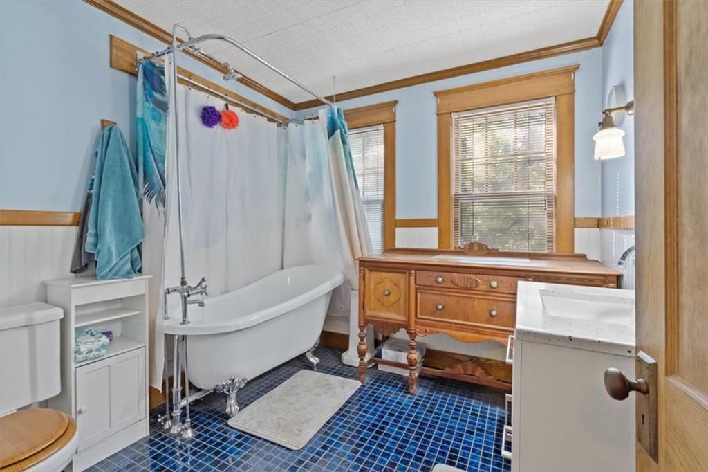 Photo 19 of 36 - 501 E Spruce Street
