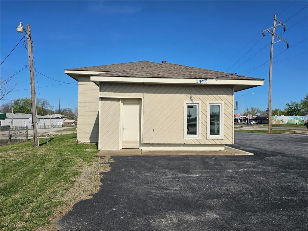 119 W 54 Highway — photo 7