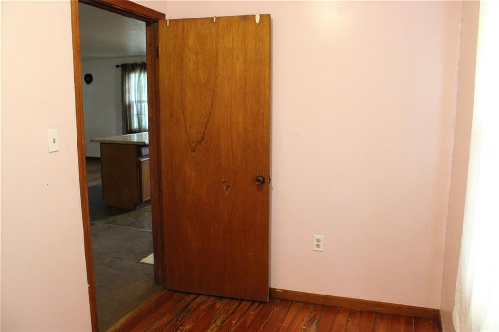 104 W 2nd Street — photo 11