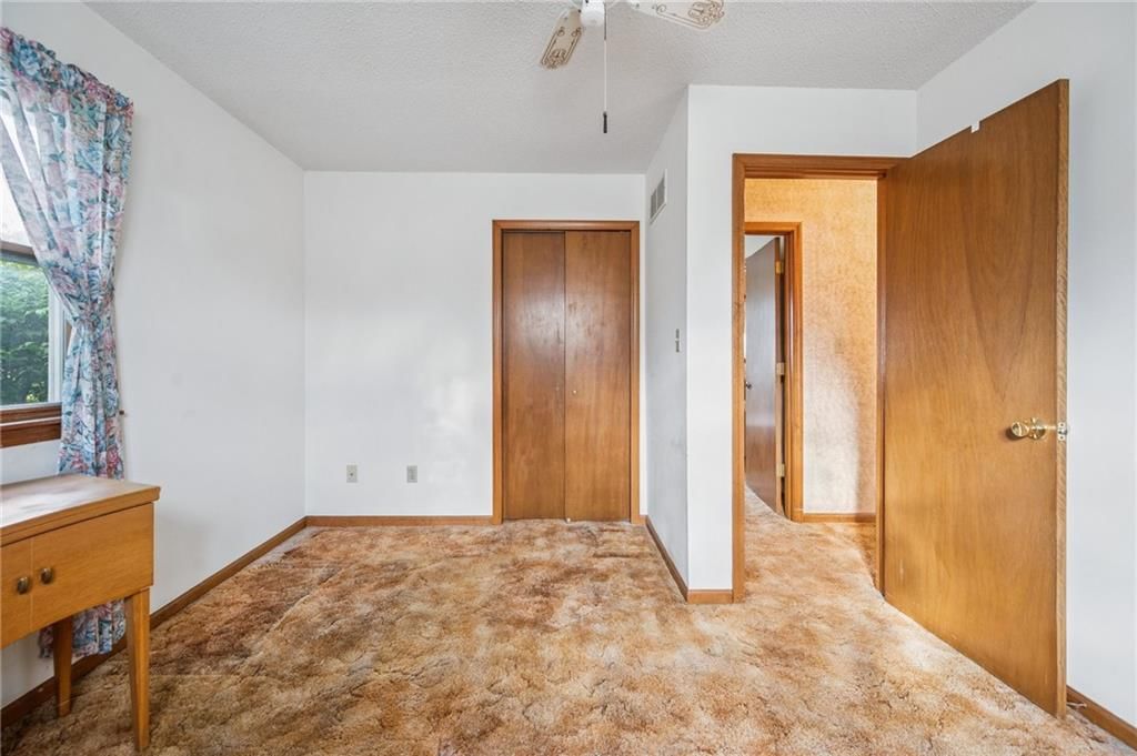 Photo 17 of 25 - 231 E 1st Street