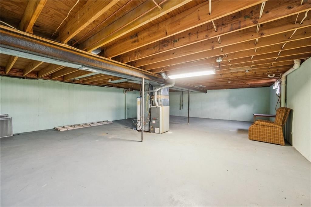 Photo 20 of 25 - 231 E 1st Street