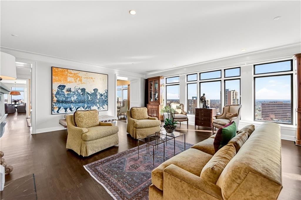 400 W 49th Terrace — photo 15