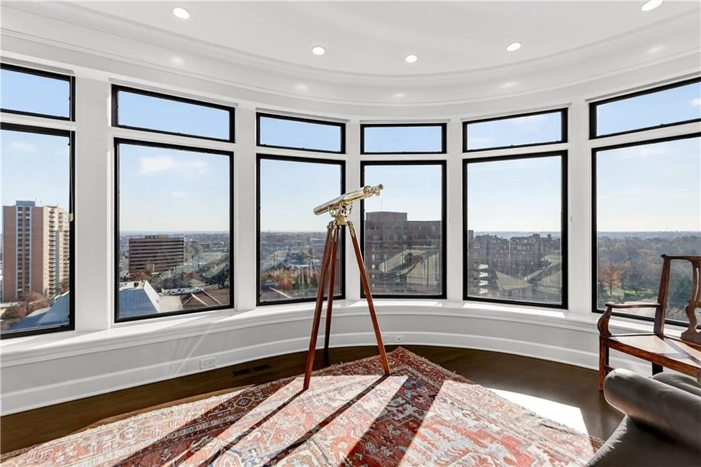 400 W 49th Terrace — photo 18