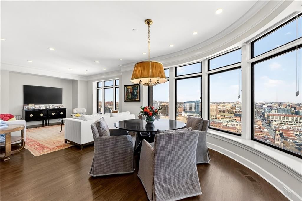 400 W 49th Terrace — photo 32