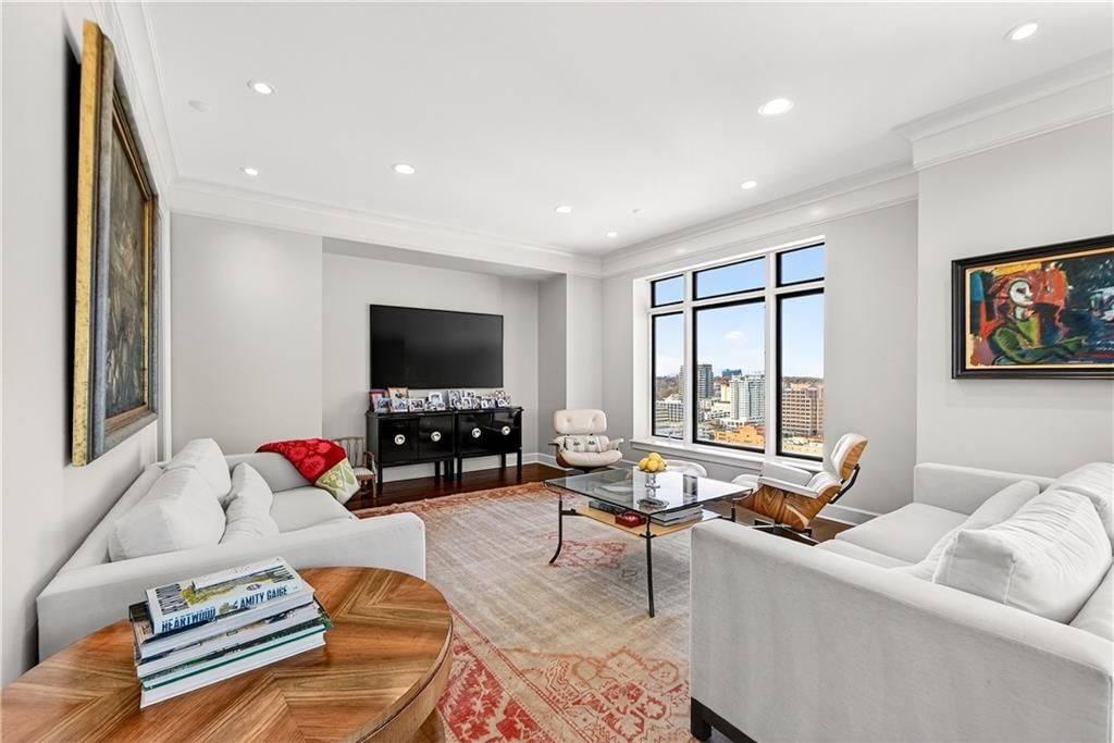 400 W 49th Terrace — photo 35