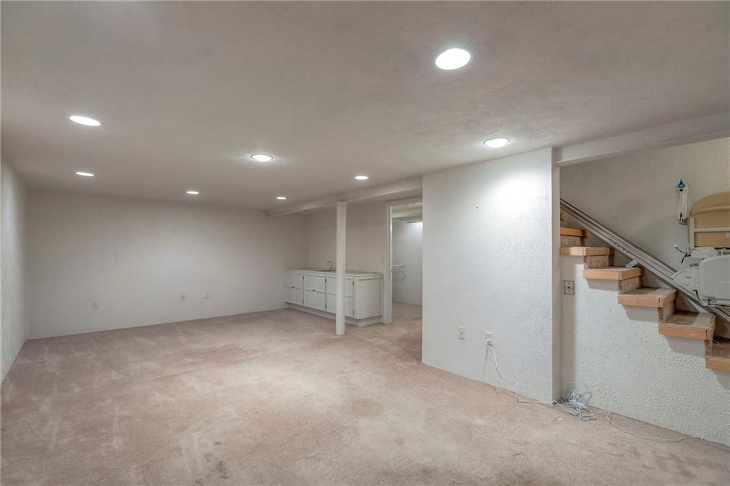 722 E Meyer Boulevard — photo 16