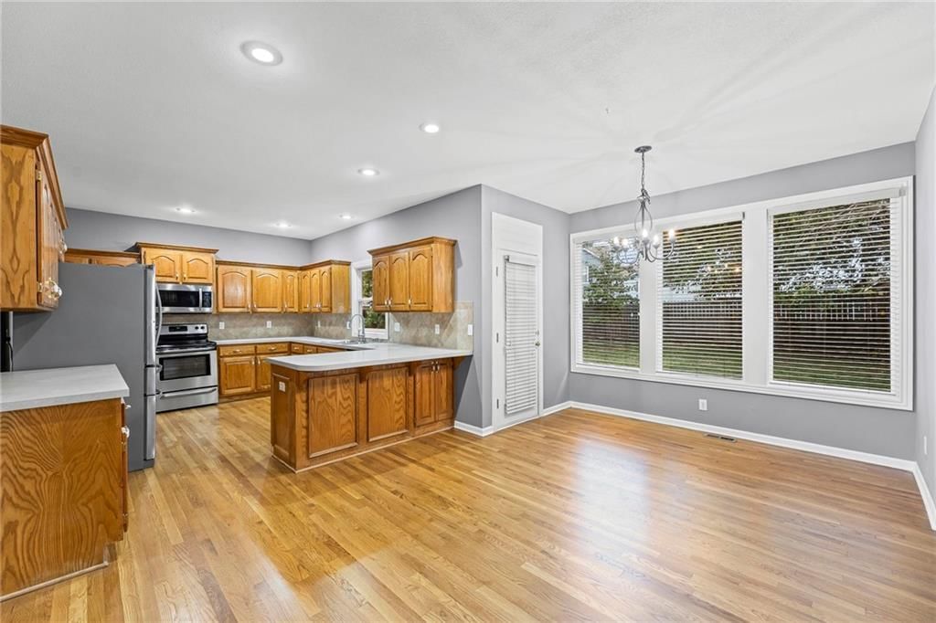 18504 W 153rd Terrace — photo 19