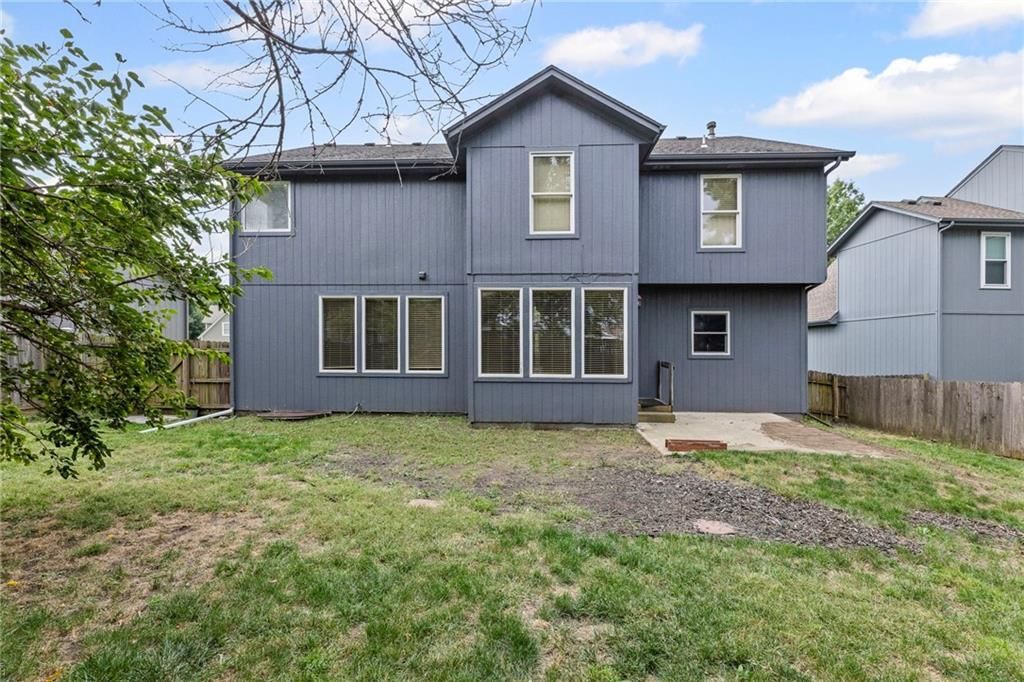 18504 W 153rd Terrace — photo 40