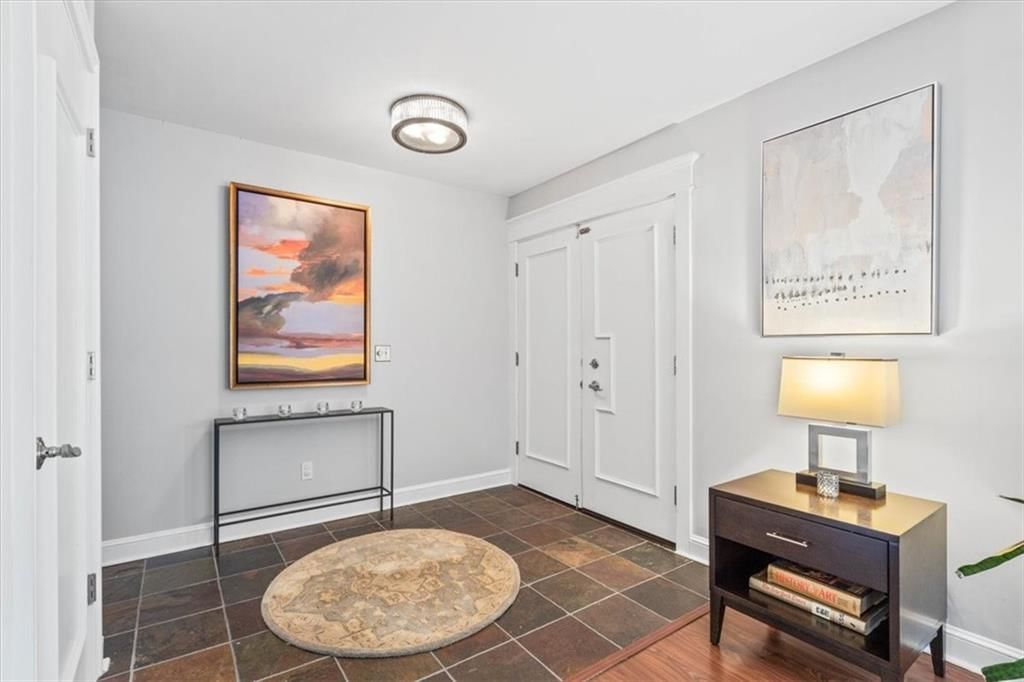 Photo 6 of 42 - 5516 W 87th Terrace