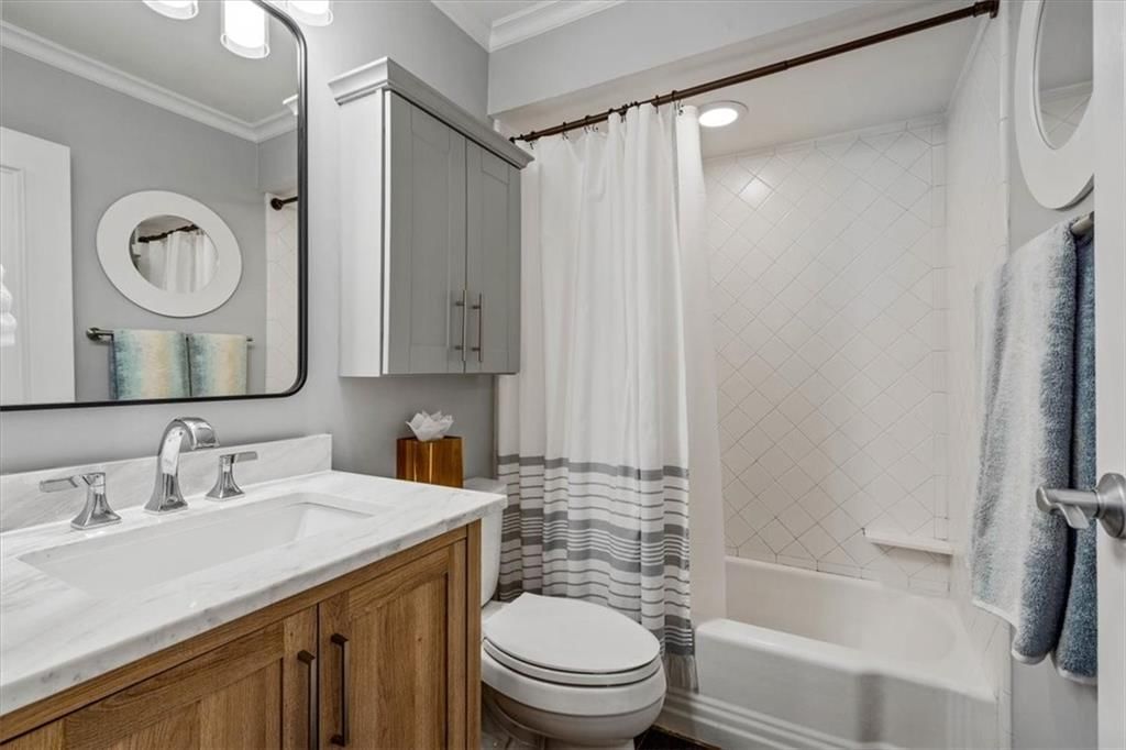 Photo 31 of 42 - 5516 W 87th Terrace