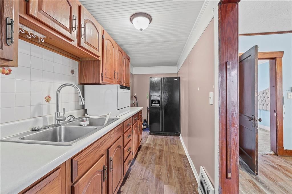 Photo 6 of 17 - 318 E Walnut Street
