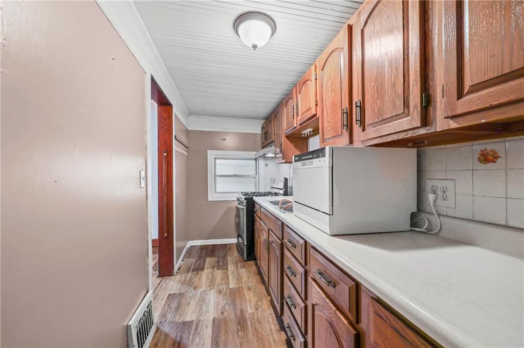 Photo 7 of 17 - 318 E Walnut Street