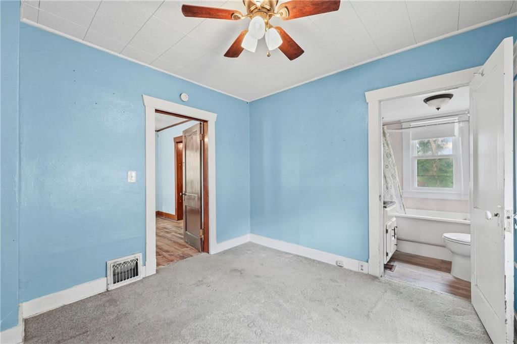 Photo 11 of 17 - 318 E Walnut Street