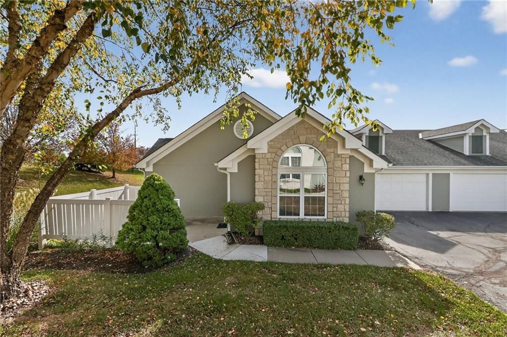 23136 W 71st Terrace, Shawnee, KS