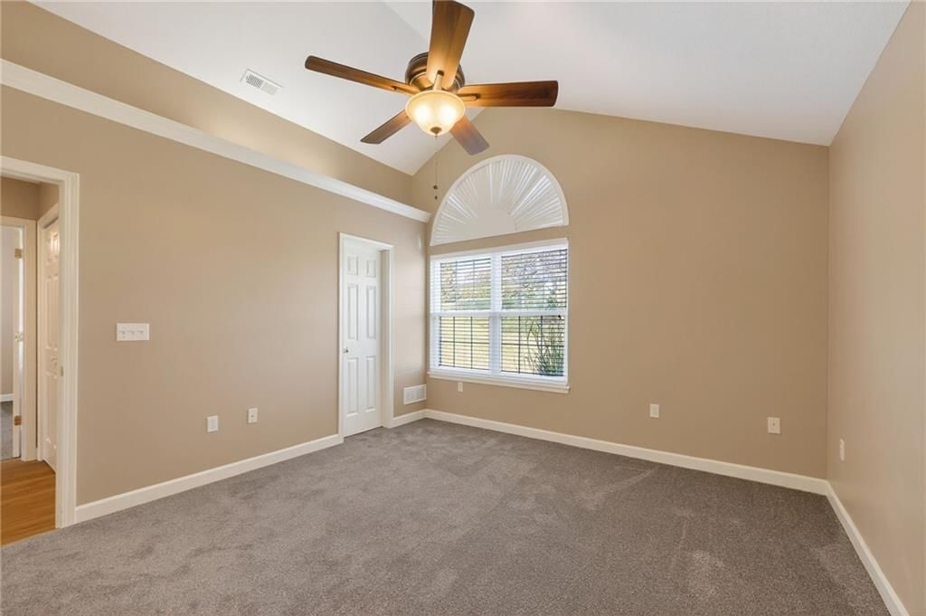 23136 W 71st Terrace — photo 9