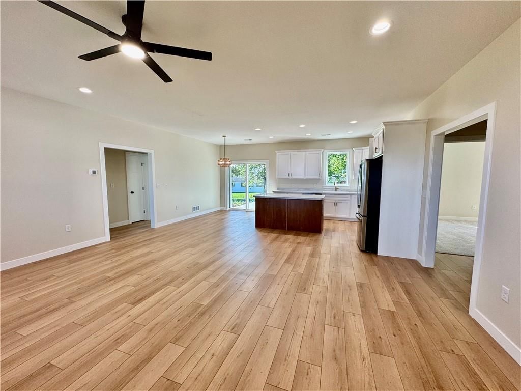 1320 W 19th Street — photo 2