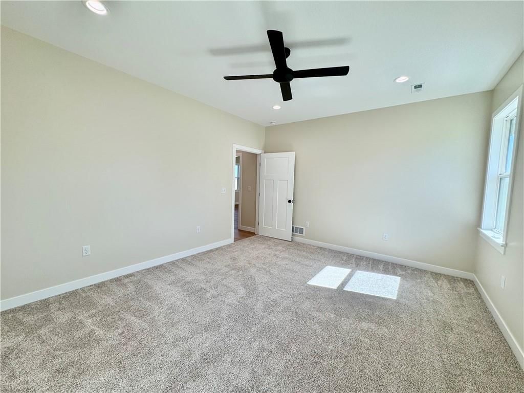 1320 W 19th Street — photo 9