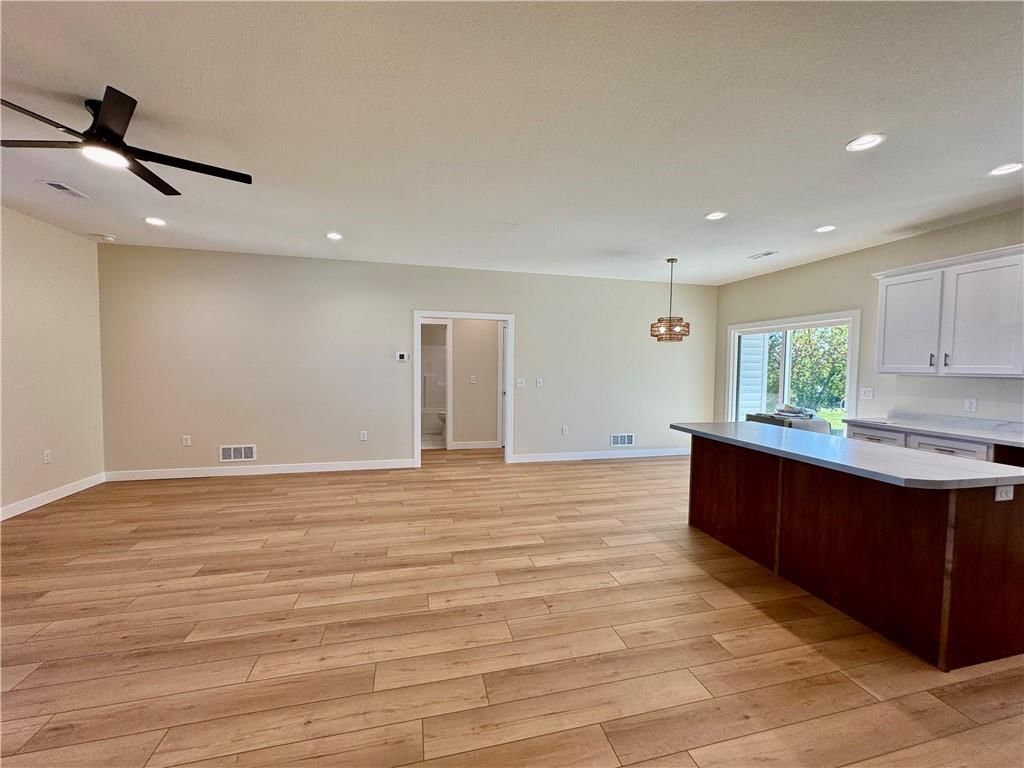 1320 W 19th Street — photo 12