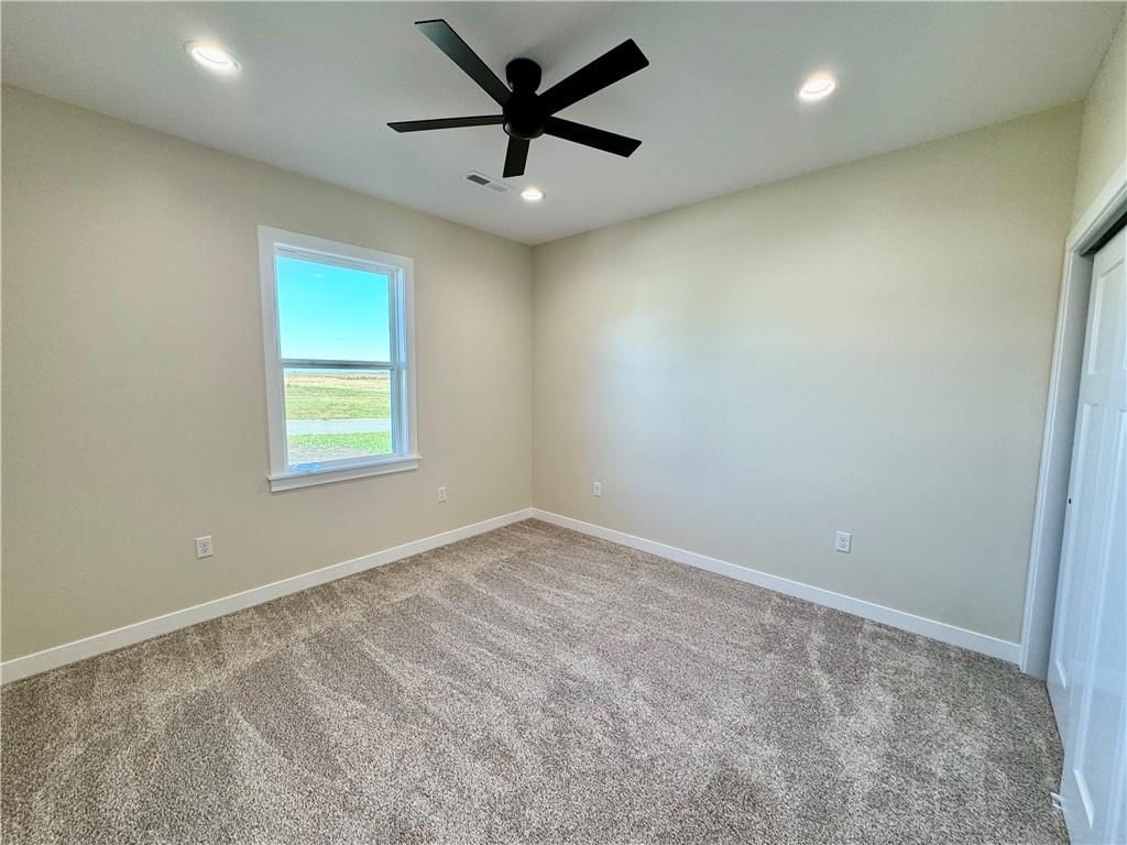 1320 W 19th Street — photo 17
