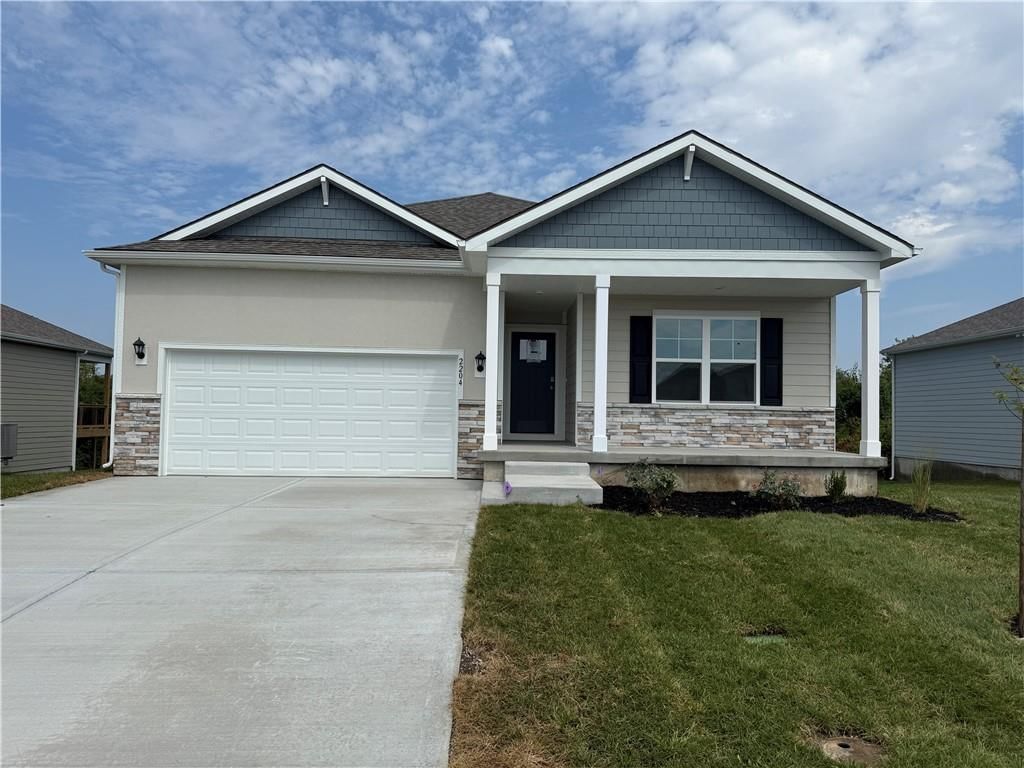 Photo 1 of 34 - 2204 Creek View Lane