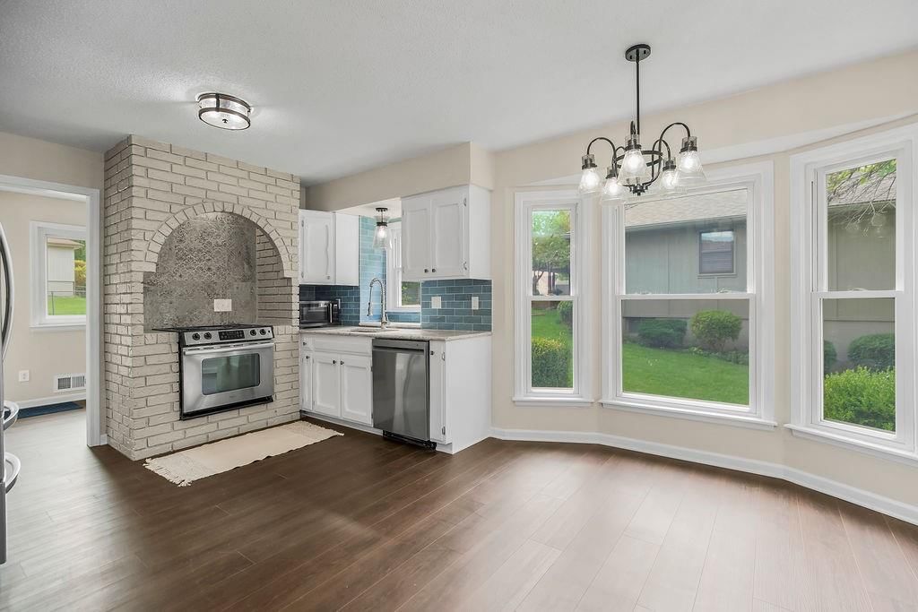 Photo 8 of 33 - 1804 SW CHEROKEE STRIP N/A