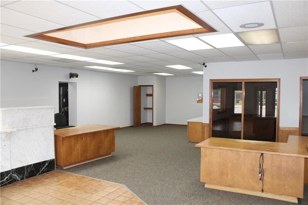102 N Commercial Street — photo 12