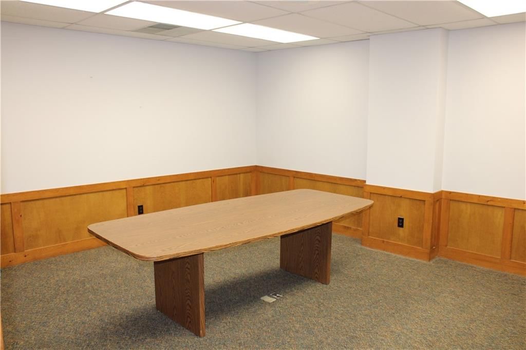 102 N Commercial Street — photo 17
