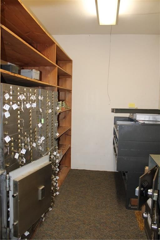 102 N Commercial Street — photo 18